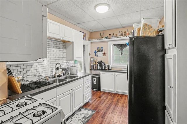 2618 Sacramento Street, St Joseph, MO 64507