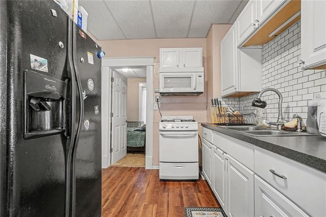 2618 Sacramento Street, St Joseph, MO 64507