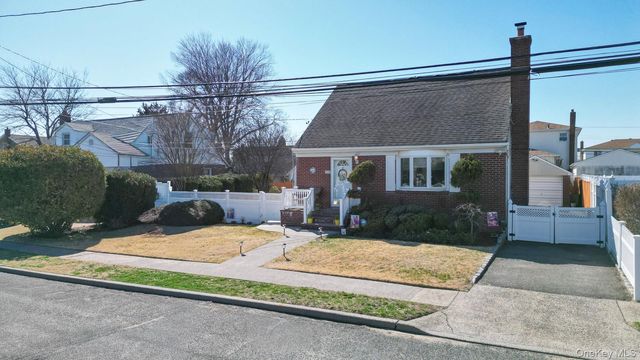 380 Doris Avenue, Franklin Square, NY 11010