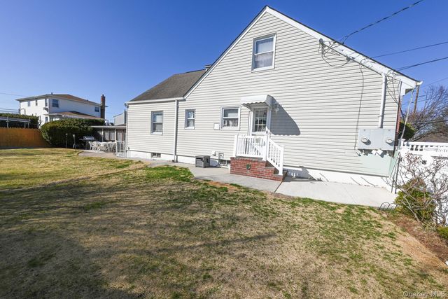 380 Doris Avenue, Franklin Square, NY 11010