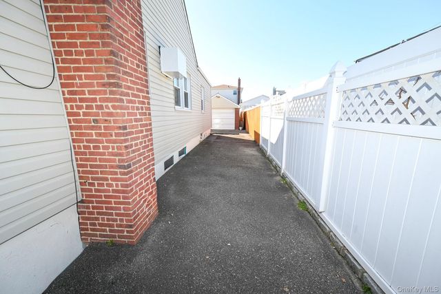 380 Doris Avenue, Franklin Square, NY 11010