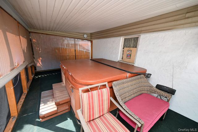 380 Doris Avenue, Franklin Square, NY 11010