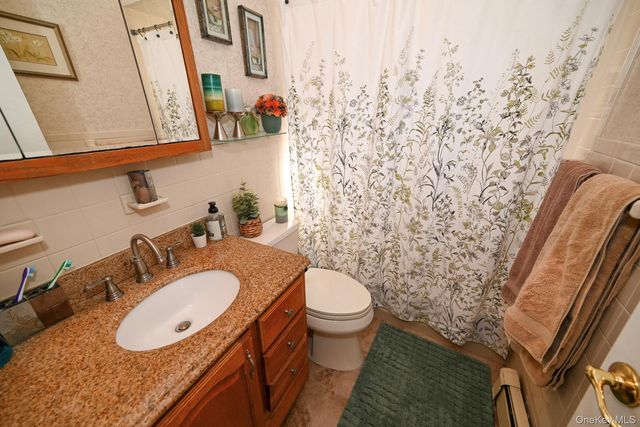 380 Doris Avenue, Franklin Square, NY 11010