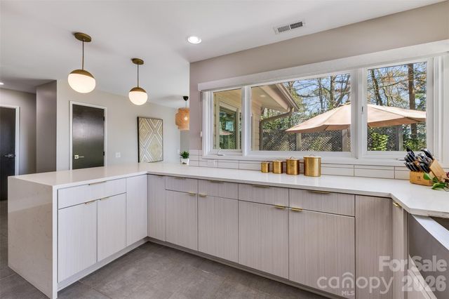 6 Pine Knoll Drive, Lake Wylie, SC 29710