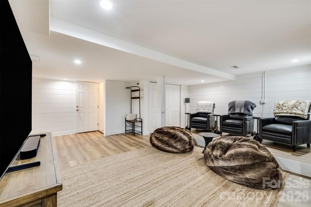 6 Pine Knoll Drive, Lake Wylie, SC 29710