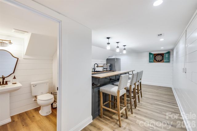 6 Pine Knoll Drive, Lake Wylie, SC 29710