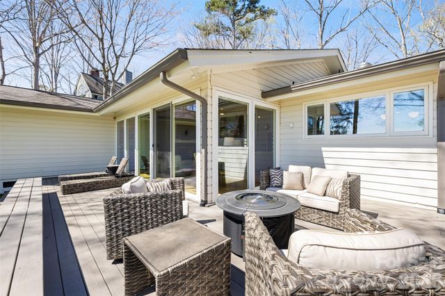 6 Pine Knoll Drive, Lake Wylie, SC 29710