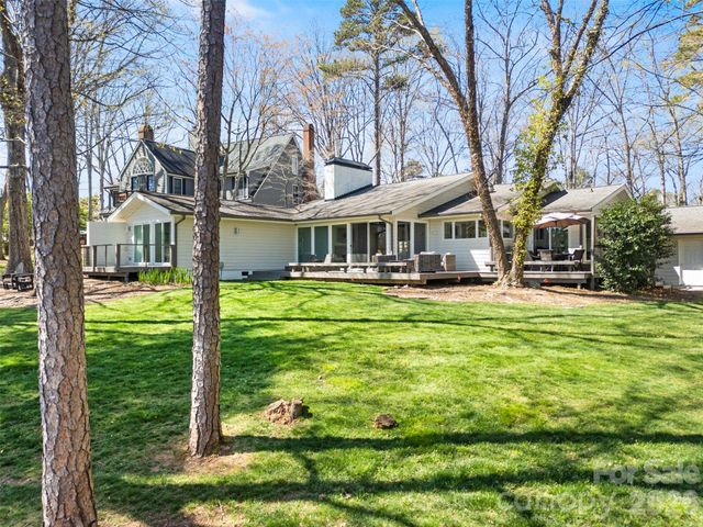 6 Pine Knoll Drive, Lake Wylie, SC 29710
