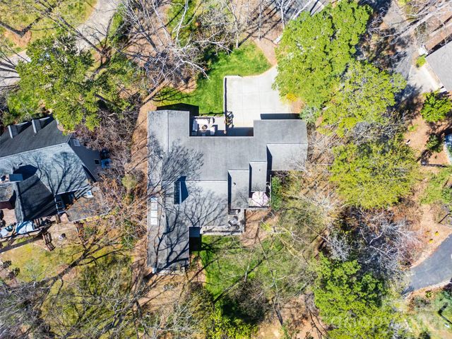 6 Pine Knoll Drive, Lake Wylie, SC 29710