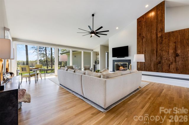 6 Pine Knoll Drive, Lake Wylie, SC 29710