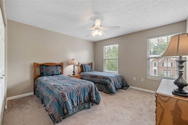 130 Brighton Ln, Adams Twp, PA 16046