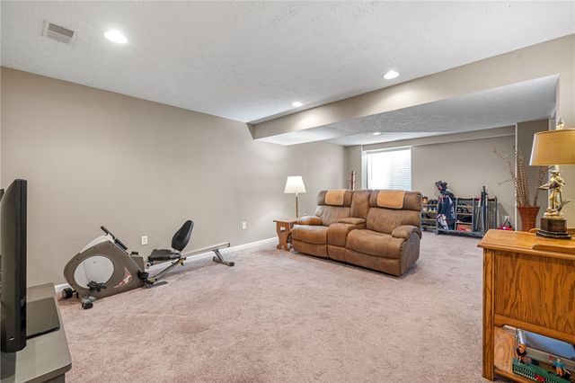 130 Brighton Ln, Adams Twp, PA 16046