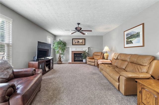 130 Brighton Ln, Adams Twp, PA 16046