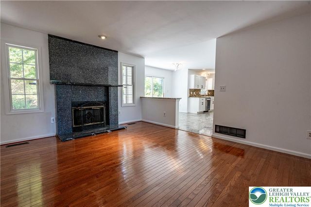 932 Pennsylvania Street, Whitehall Twp, PA 18052