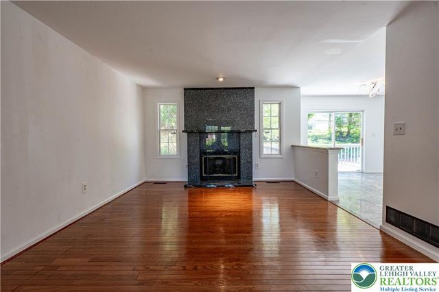 932 Pennsylvania Street, Whitehall Twp, PA 18052