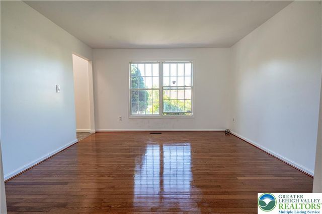 932 Pennsylvania Street, Whitehall Twp, PA 18052