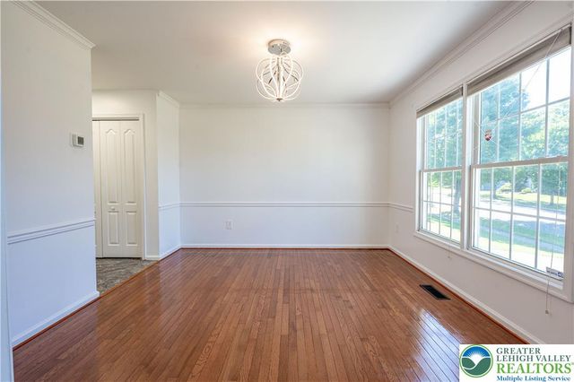 932 Pennsylvania Street, Whitehall Twp, PA 18052