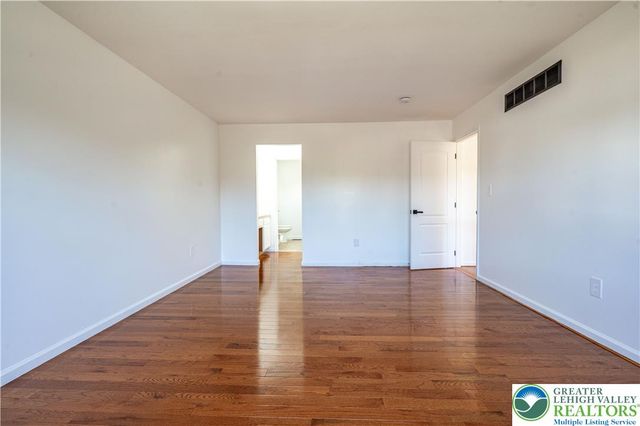932 Pennsylvania Street, Whitehall Twp, PA 18052