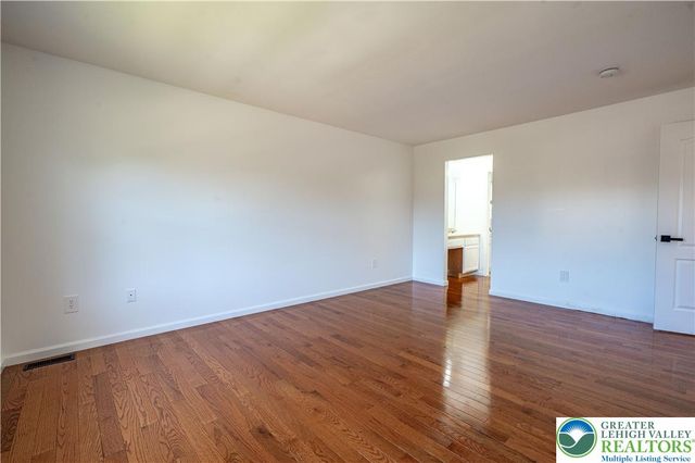 932 Pennsylvania Street, Whitehall Twp, PA 18052