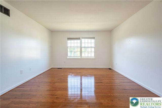 932 Pennsylvania Street, Whitehall Twp, PA 18052