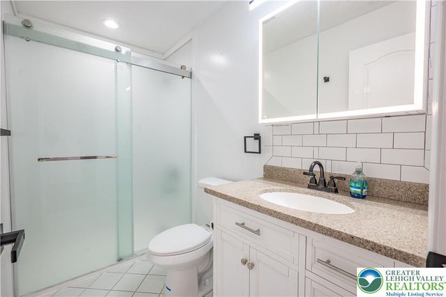 932 Pennsylvania Street, Whitehall Twp, PA 18052