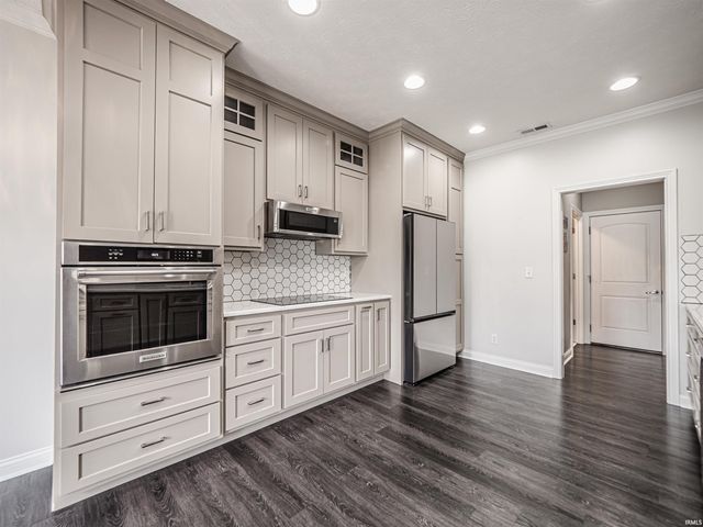 2747 Thornhill Drive, Evansville, IN 47725