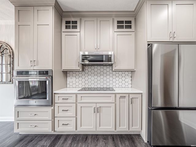 2747 Thornhill Drive, Evansville, IN 47725