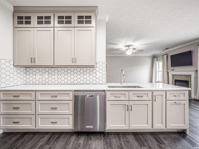 2747 Thornhill Drive, Evansville, IN 47725