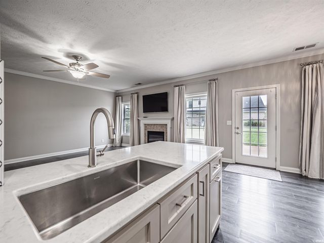 2747 Thornhill Drive, Evansville, IN 47725