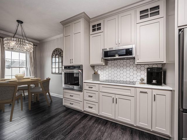 2747 Thornhill Drive, Evansville, IN 47725