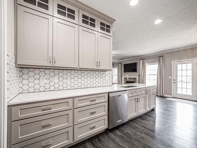 2747 Thornhill Drive, Evansville, IN 47725