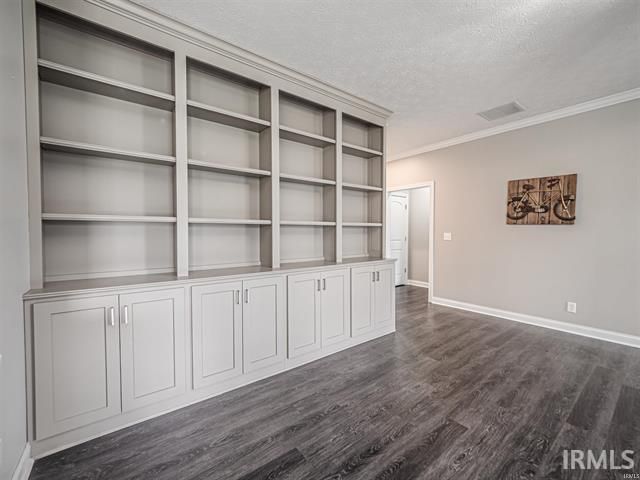 2747 Thornhill Drive, Evansville, IN 47725