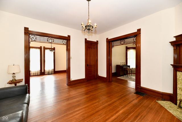 402 E Main Street, Arcadia, IN 46030