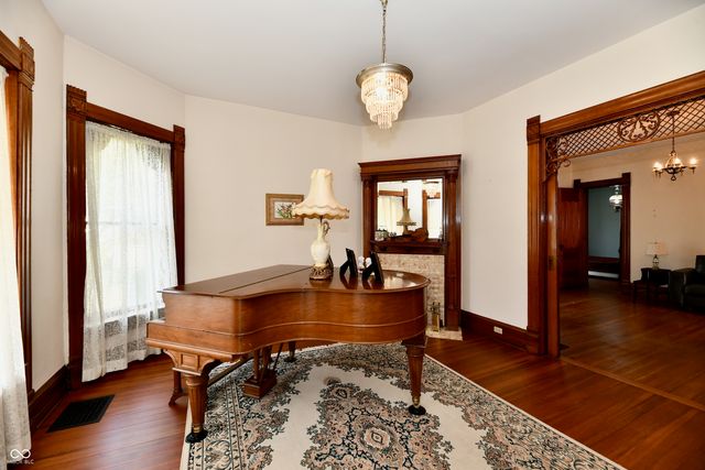 402 E Main Street, Arcadia, IN 46030