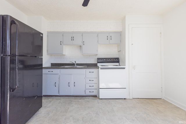 2405 W 9th Street, Muncie, IN 47302