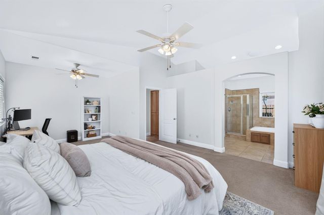 2888 E Muncie Avenue, Fresno, CA 93720