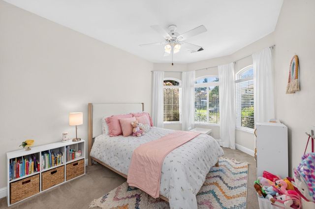 2888 E Muncie Avenue, Fresno, CA 93720