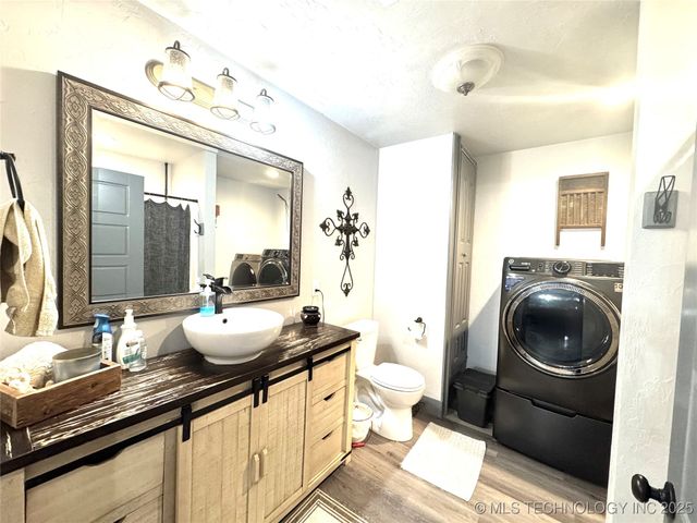 421298 E 1168 Road, Eufaula, OK 74432