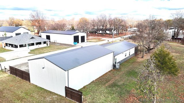 421298 E 1168 Road, Eufaula, OK 74432