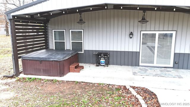 421298 E 1168 Road, Eufaula, OK 74432