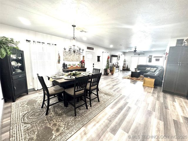 421298 E 1168 Road, Eufaula, OK 74432