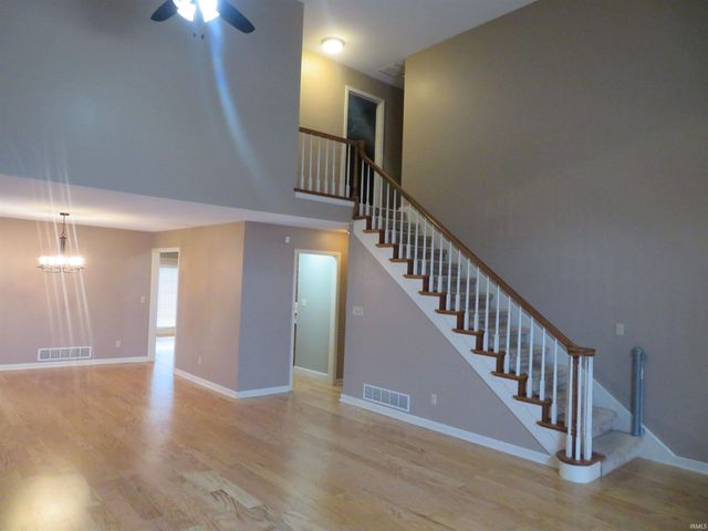 7511 Middlefleid Road, Newburgh, IN 47630