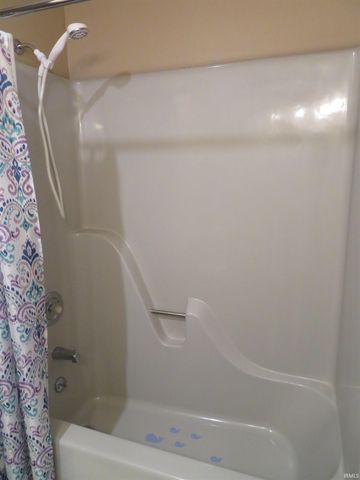 7511 Middlefleid Road, Newburgh, IN 47630