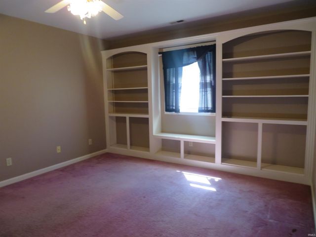 7511 Middlefleid Road, Newburgh, IN 47630