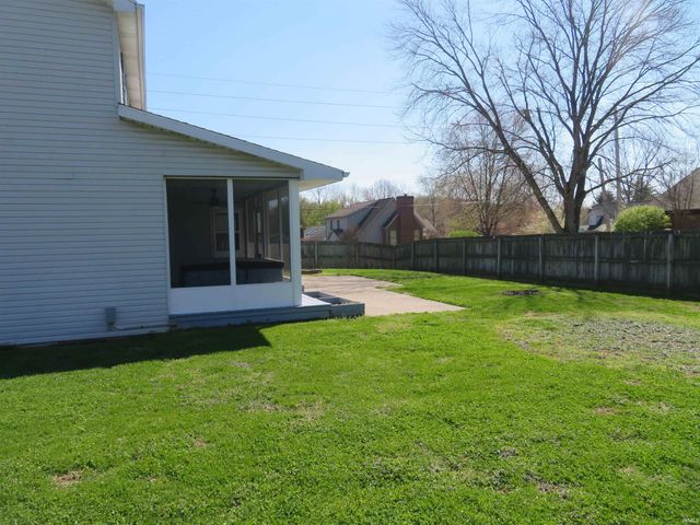 7511 Middlefleid Road, Newburgh, IN 47630
