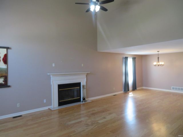 7511 Middlefleid Road, Newburgh, IN 47630