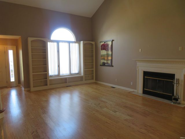 7511 Middlefleid Road, Newburgh, IN 47630