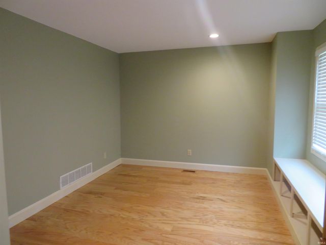 7511 Middlefleid Road, Newburgh, IN 47630