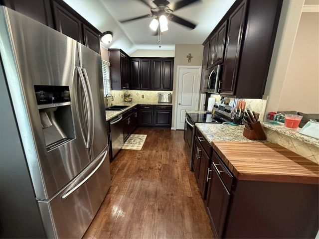 139 Birdsong Lane, Terrell, TX 75160