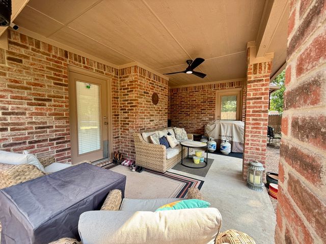 139 Birdsong Lane, Terrell, TX 75160